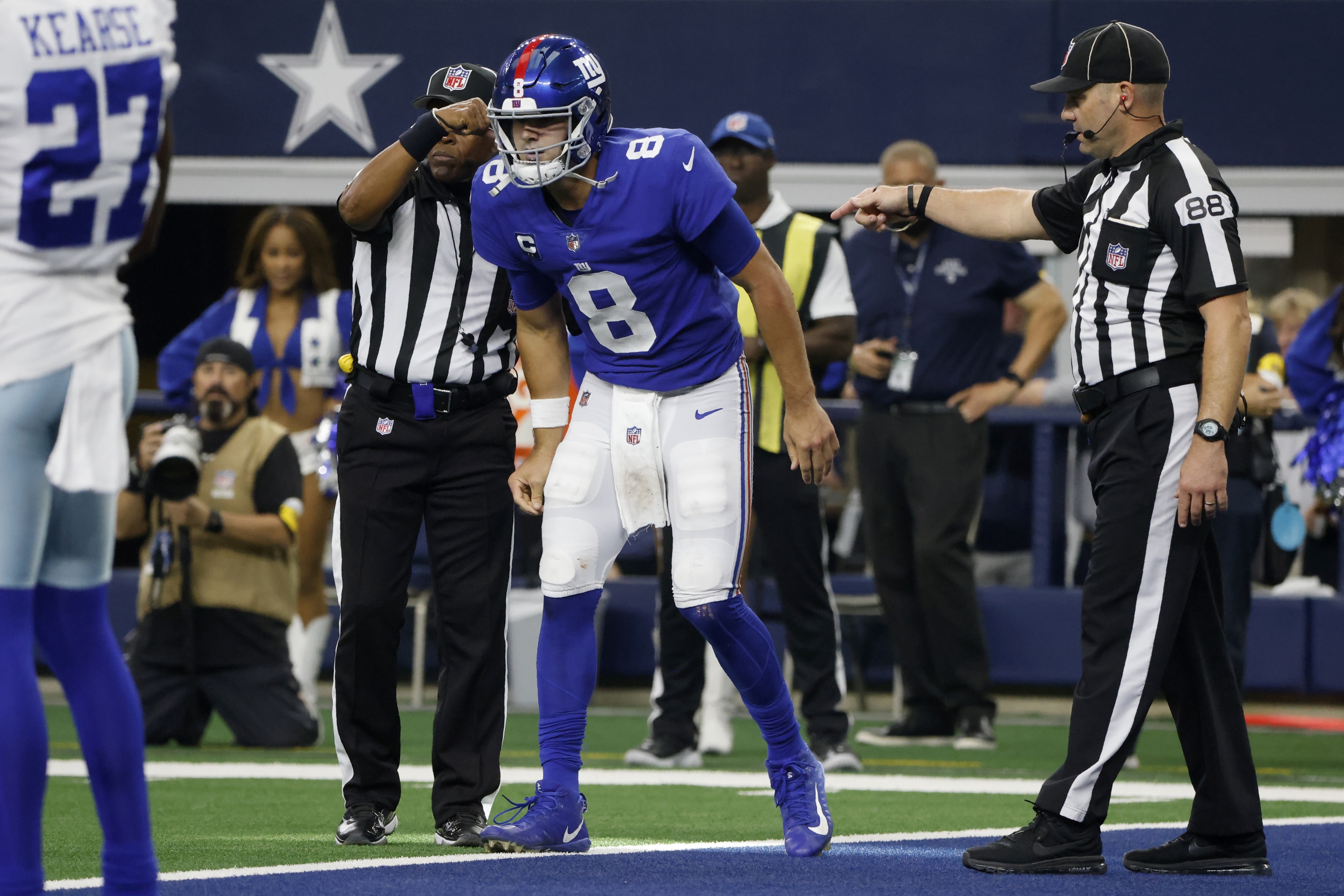 Giants discover quarterback Mike Glennon has concussion after loss