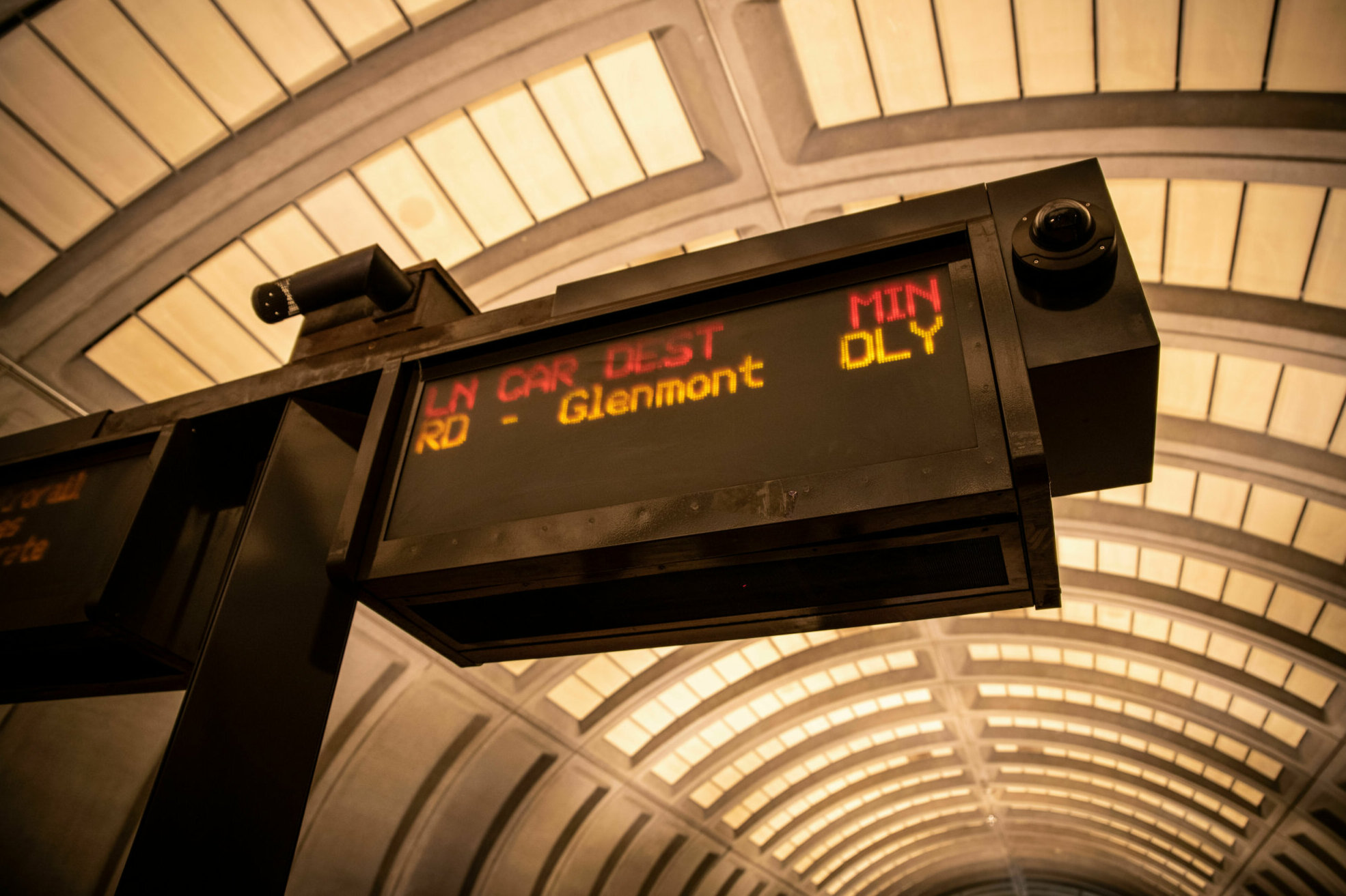 7 and J Train Service Delayed During Monday Rush Hour Commute, MTA