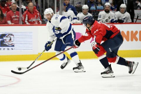 Stamkos scores in OT, Lightning come back to beat Capitals