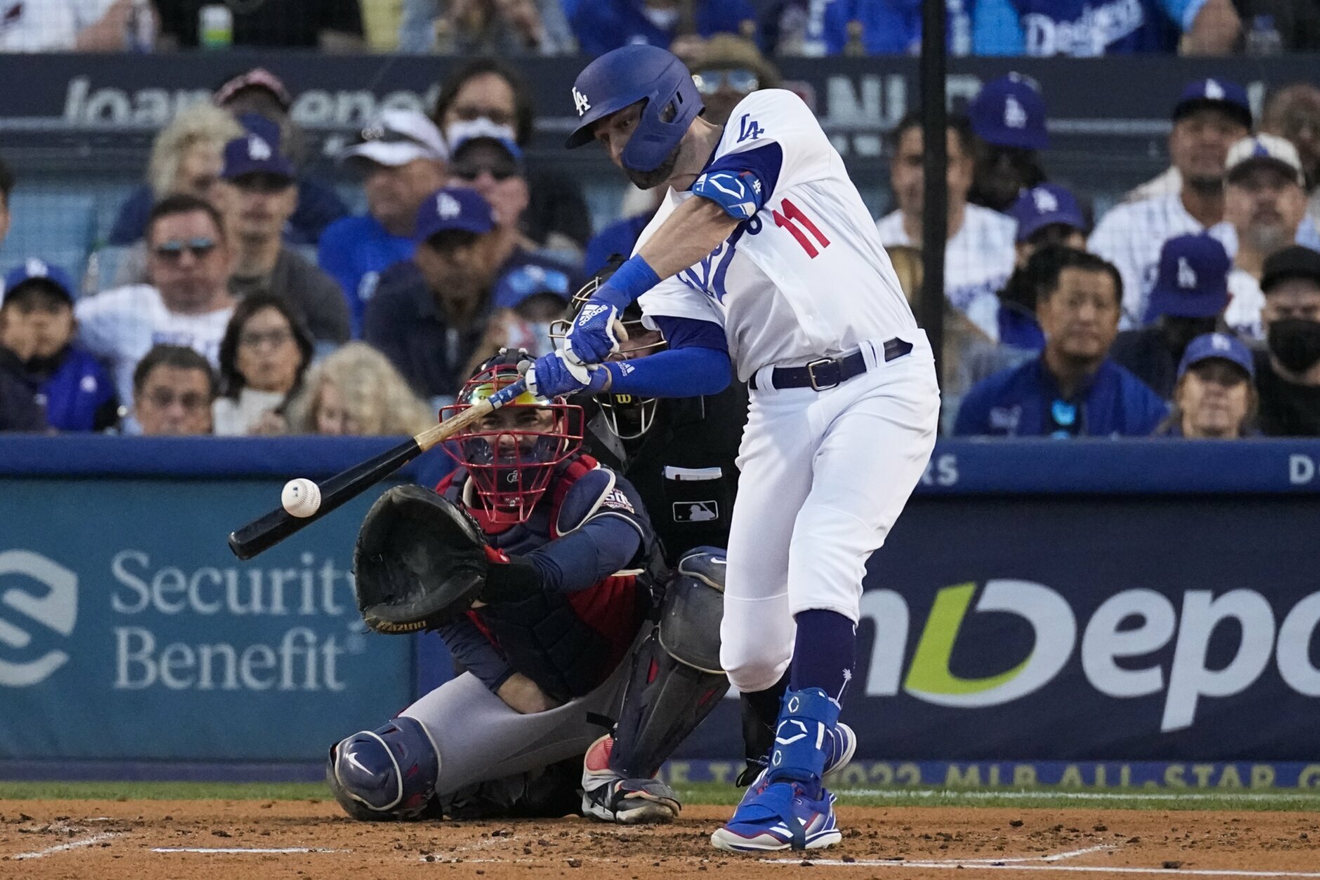 Taylor hits 3 HRs, Dodgers beat Braves 11-2 to extend NLCS - WTOP News