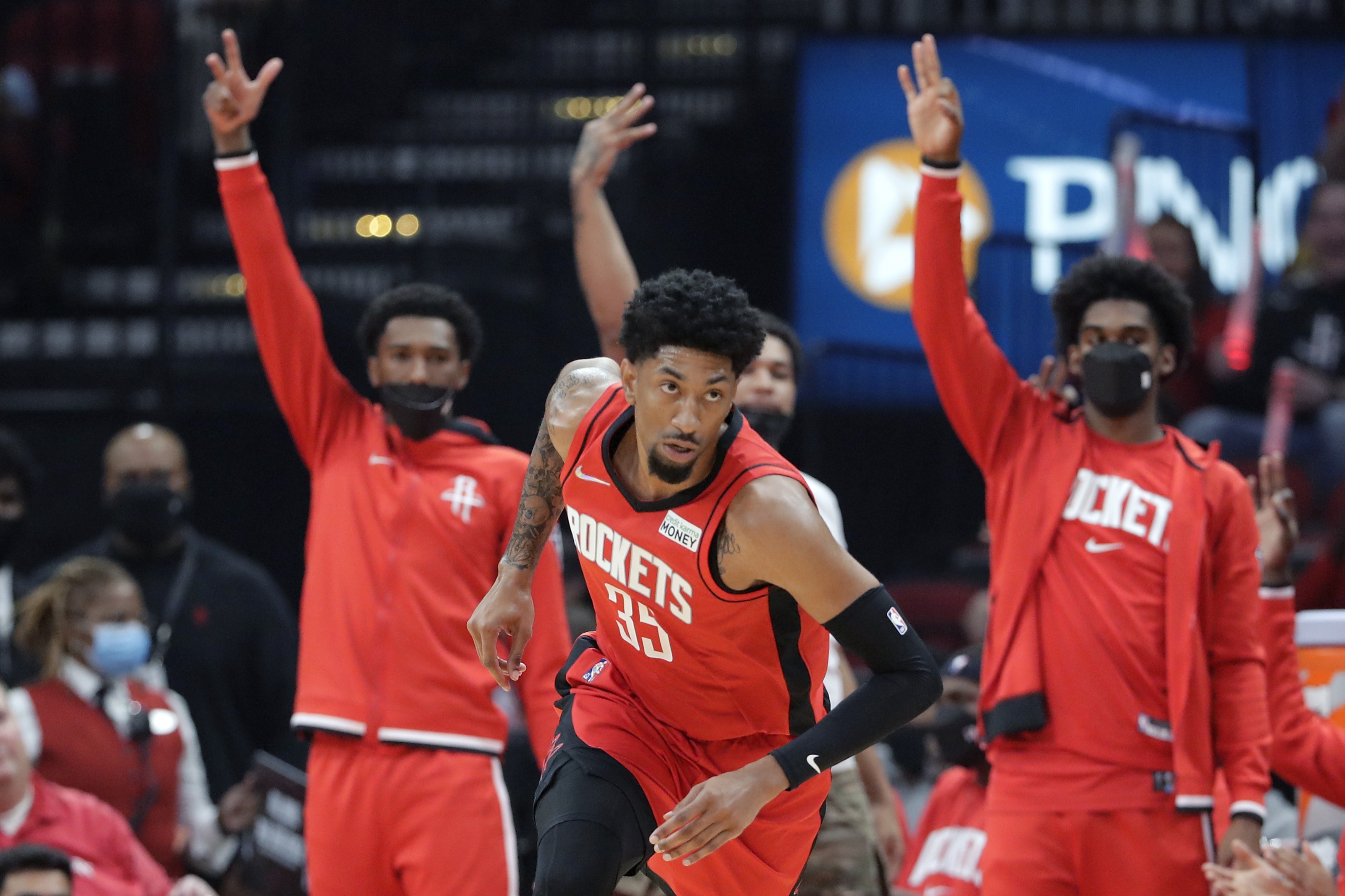 Houston Rockets Join Forces with Credit Karma Money