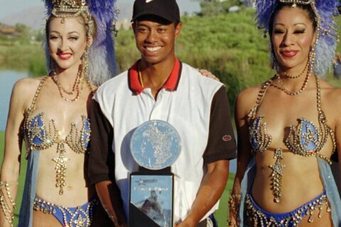 Column: Tiger Woods brings it home, a quarter century later