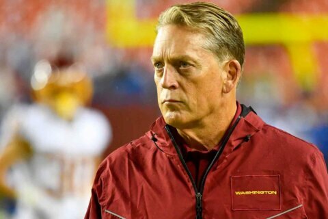 Jack Del Rio confidently states he’ll remain WFT’s defensive coordinator in 2022