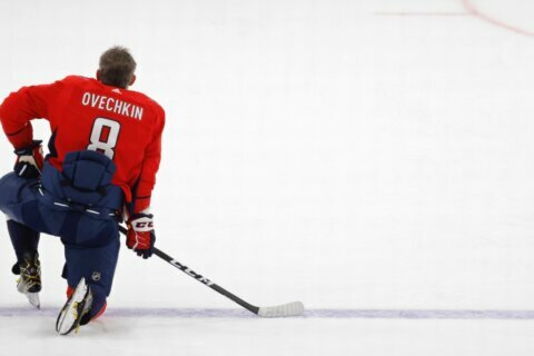 Why Wayne Gretzky wants Alex Ovechkin to break his goals record