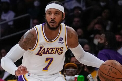 Lakers’ Carmelo Anthony passes Moses Malone for 9th on NBA’s scoring list