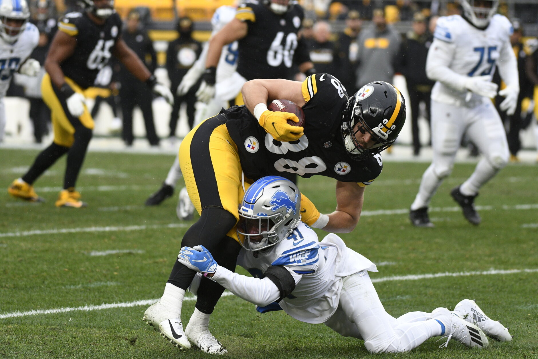 <p><b><i>Lions 16</i></b><br />
<b><i>Steelers 16 (OT)</i></b></p>
<p><a href="https://wtop.com/news/2012/11/nfl-week-10-recap-tie-game-travesty/" target="_blank" rel="noopener">I&#8217;ve ranted for years about how much I hate ties</a> — the worst result in football — so I&#8217;ll instead point out that Detroit officially won&#8217;t go 0-17 this season.</p>
