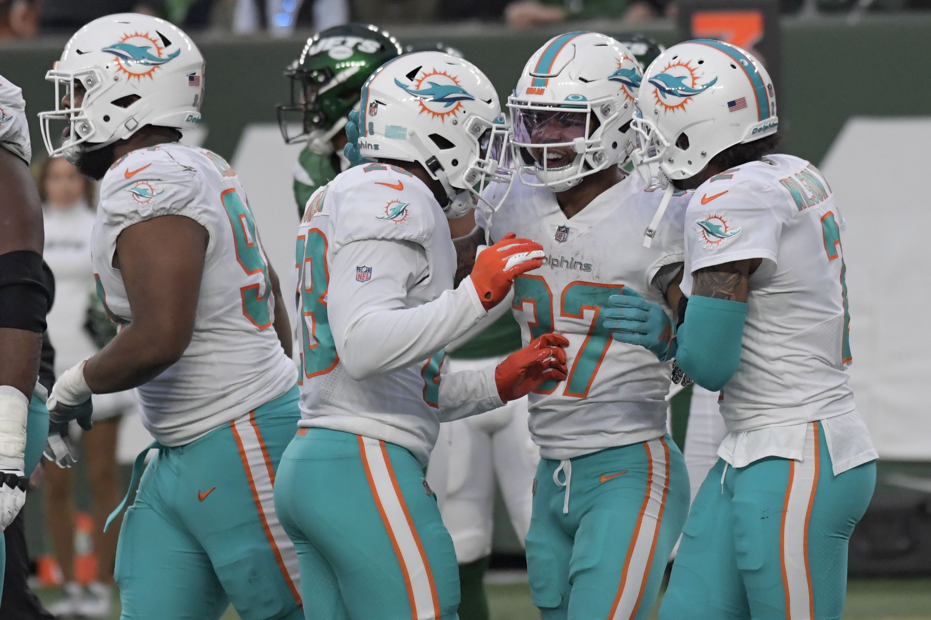 Dolphins win third straight, top Jets 2417 WTOP News