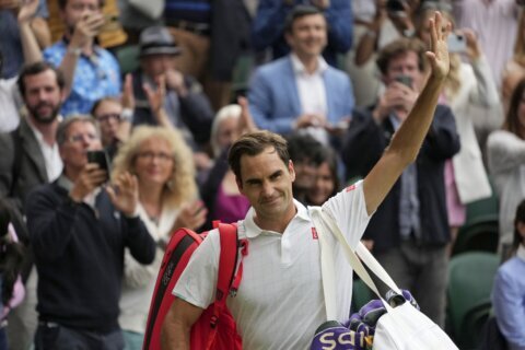 Federer set to miss Wimbledon, dreams of 1 more Slam final