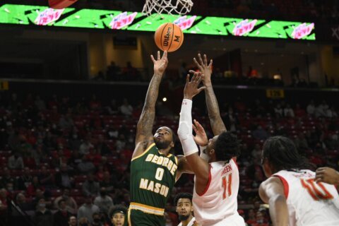 Cooper scores 18 to carry George Mason over American 67-44