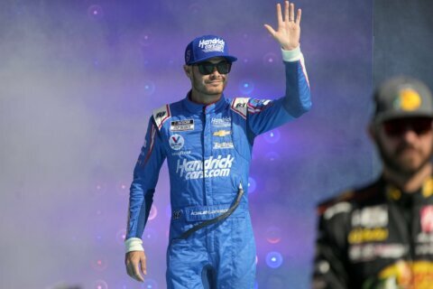 Larson wraps up comeback season with 1st NASCAR title