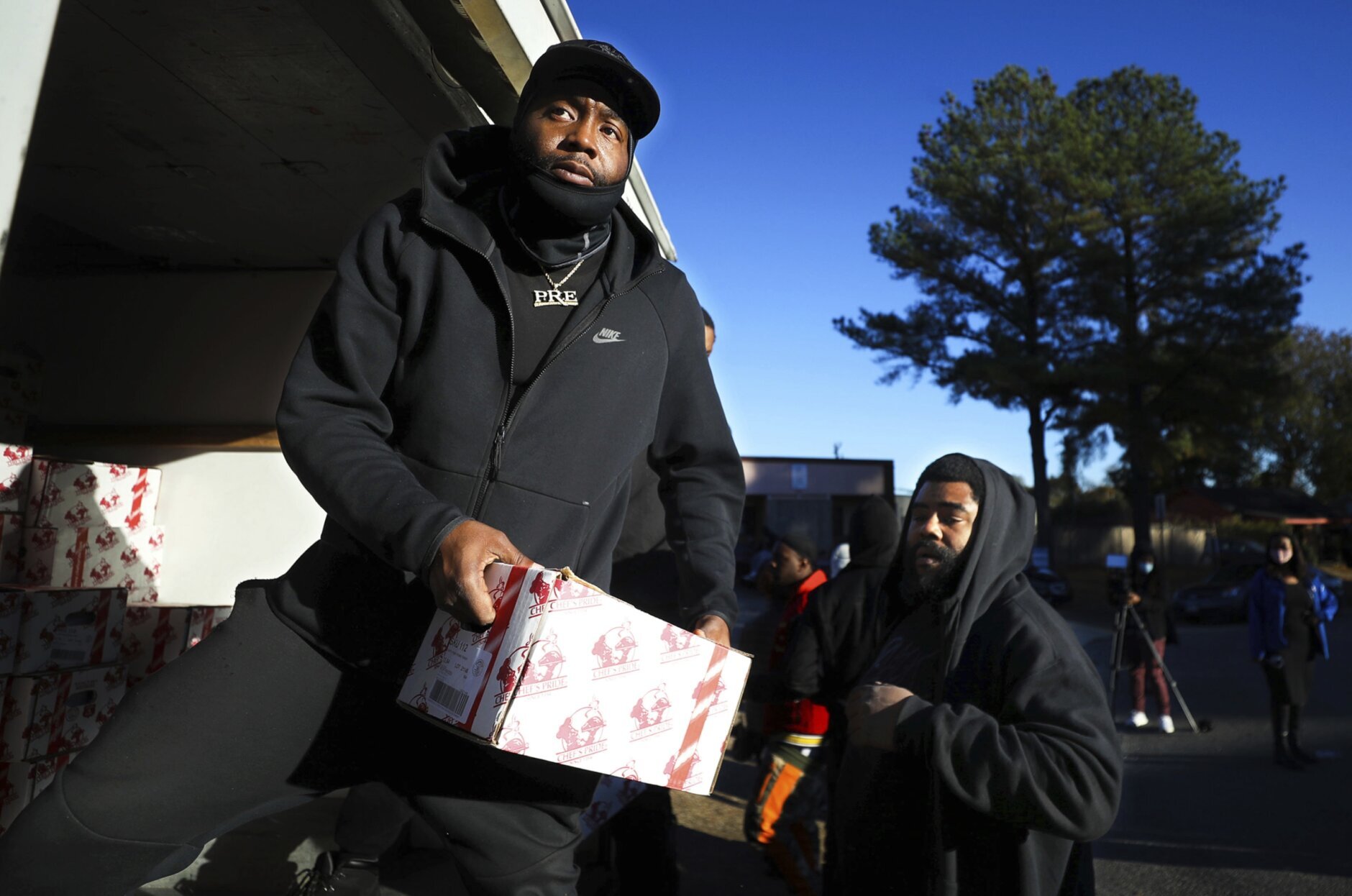 Thanksgiving Turkey Giveaway Honors Slain Rapper Young Dolph Wtop News