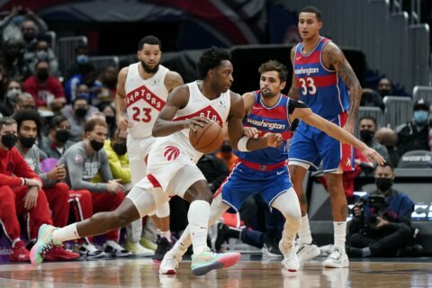 VanVleet scores 33 as Raptors beat Wizards 109-100