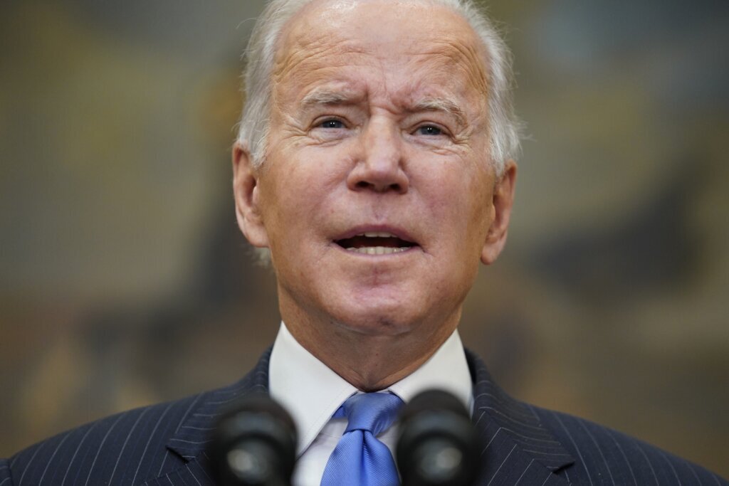 Biden puts focus on infrastructure amid new virus concerns