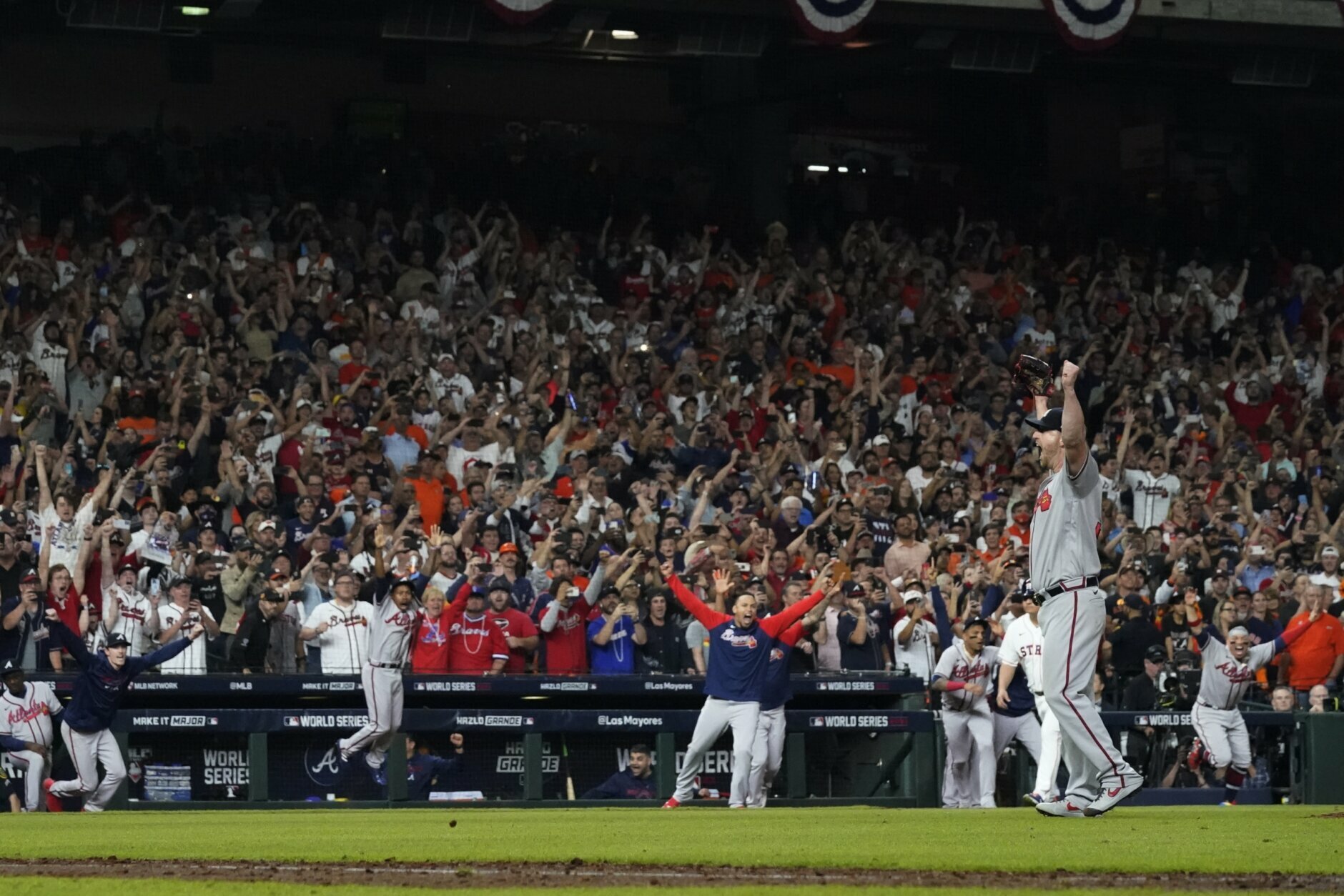 Hammerin' Braves win 1st WS crown since 1995, rout Astros
