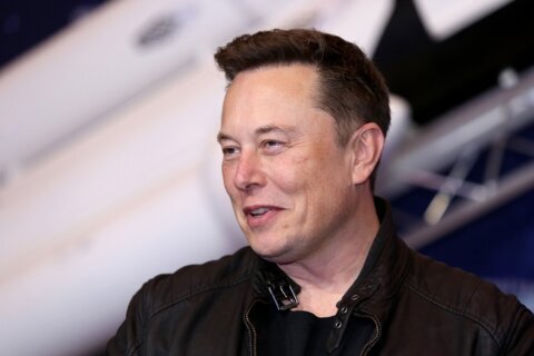 Elon Musk ends the week selling another $1.2 billion of Tesla shares