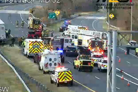 Anne Arundel Co. detective seriously hurt in 3-vehicle crash on I-97