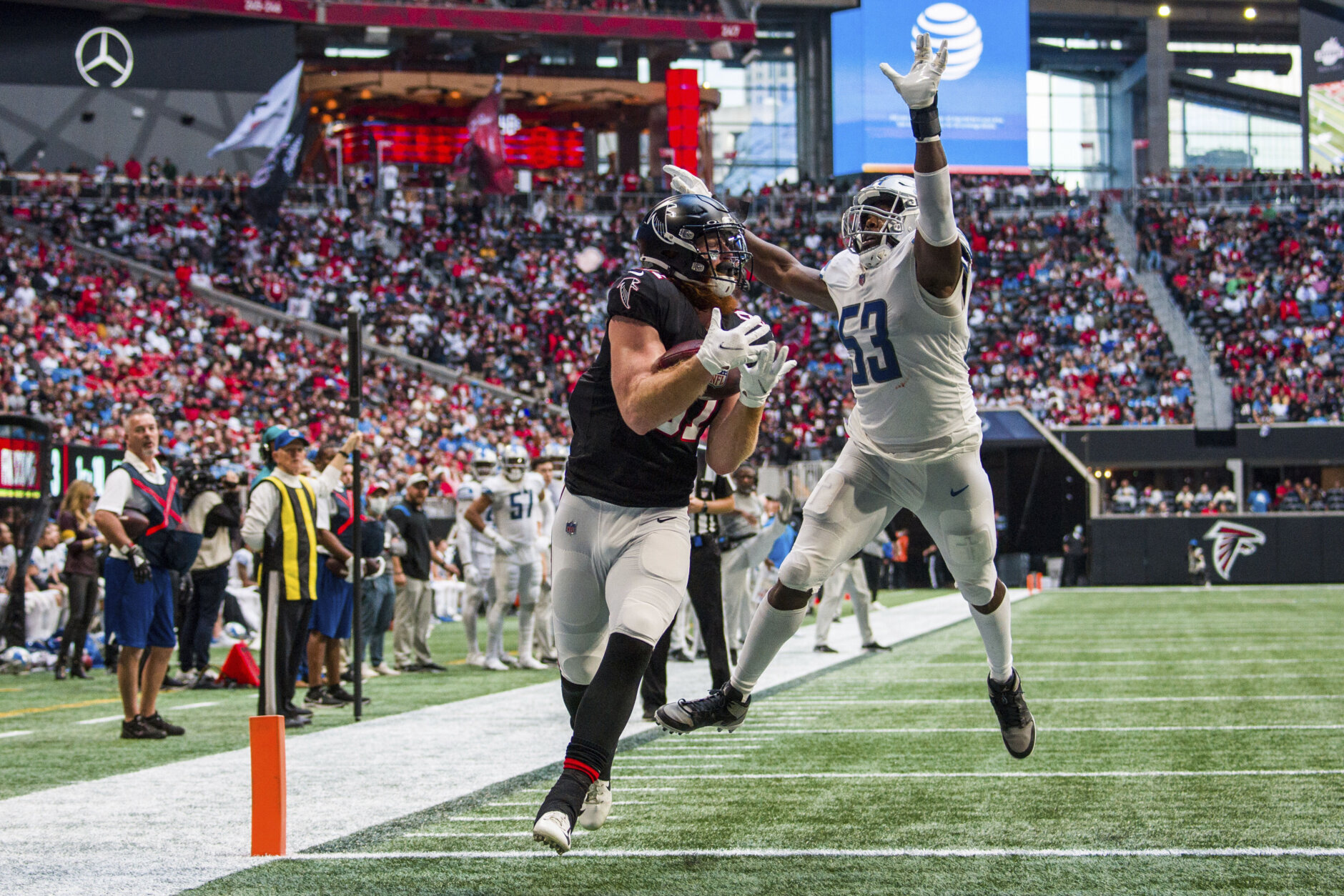 <p><em><strong>Lions 16</strong></em><br />
<em><strong>Falcons 20</strong></em></p>
<p>Atlanta picked the right time to win its first home game of the season, keeping their playoff hopes alive for at least another week. But does a team that barely beat two-win Detroit and went 1-5 in its own building deserve to be in the postseason? Methinks not.</p>
