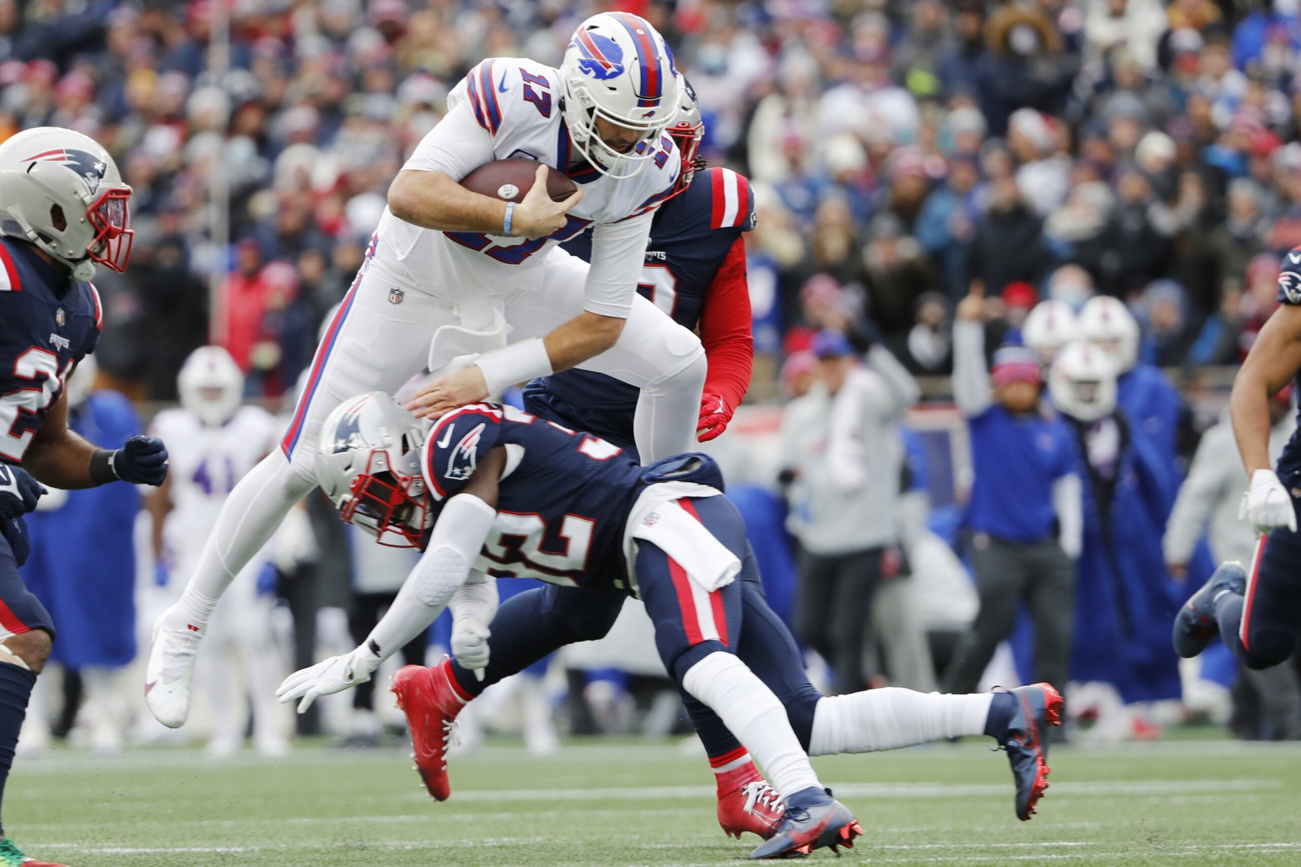 Bills take control of AFC East, beat Patriots 33-21