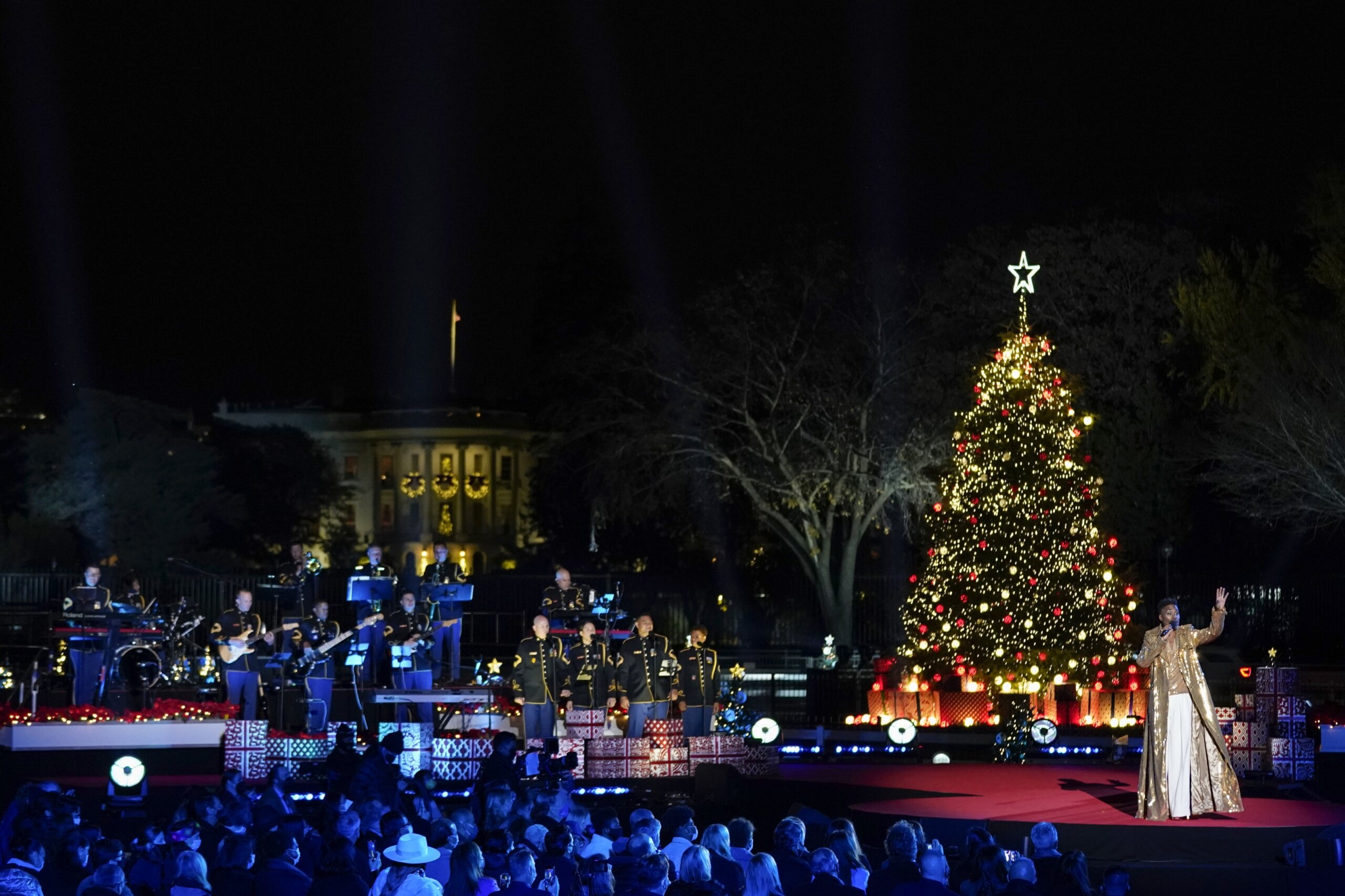 PHOTOS Biden helps light National Christmas Tree near White House