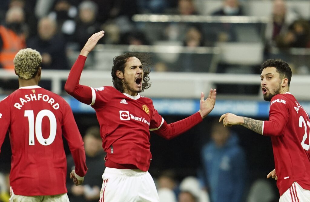 Cavani rescues point for Man United in 1-1 draw at Newcastle
