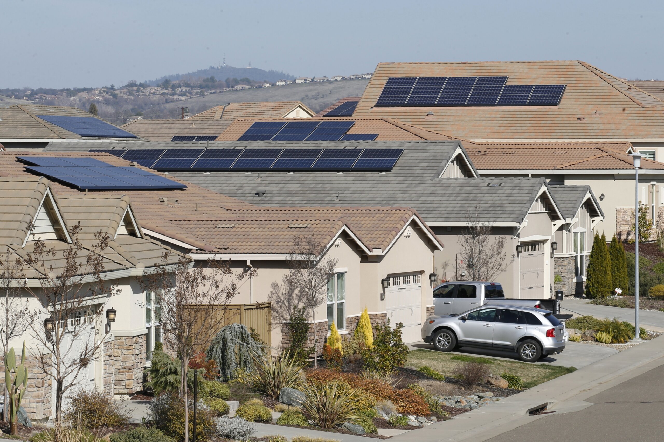 California proposes reducing incentives for rooftop solar - WTOP News