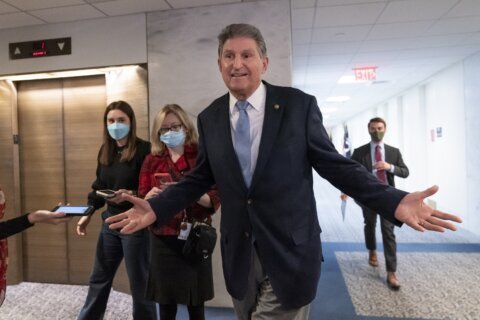 Manchin hits Dems’ $2T bill as too costly, talks to Biden
