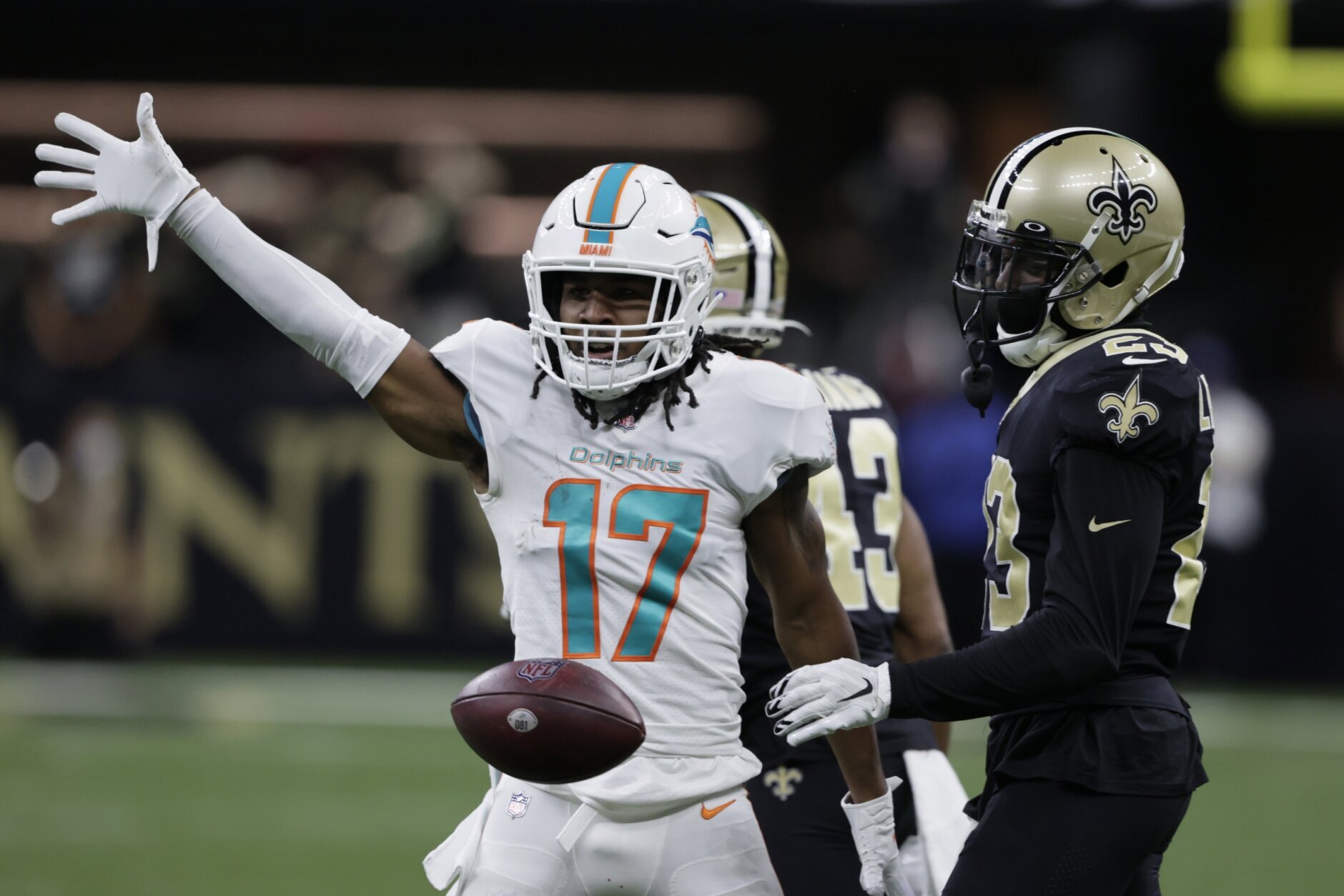 Dolphins win 7th consecutive