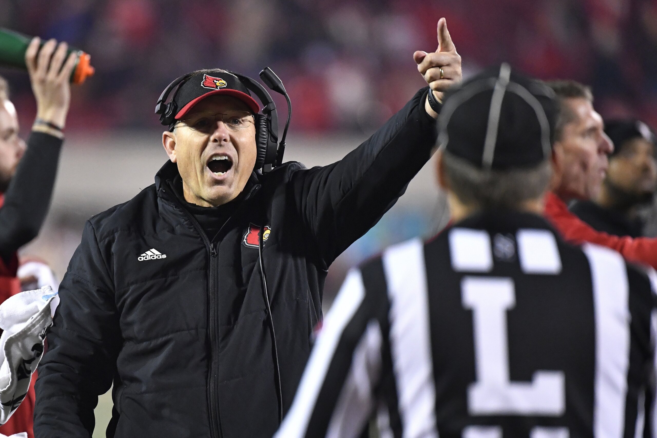 Louisville faces options in 1st Responder Bowl vs. Air Force WTOP News