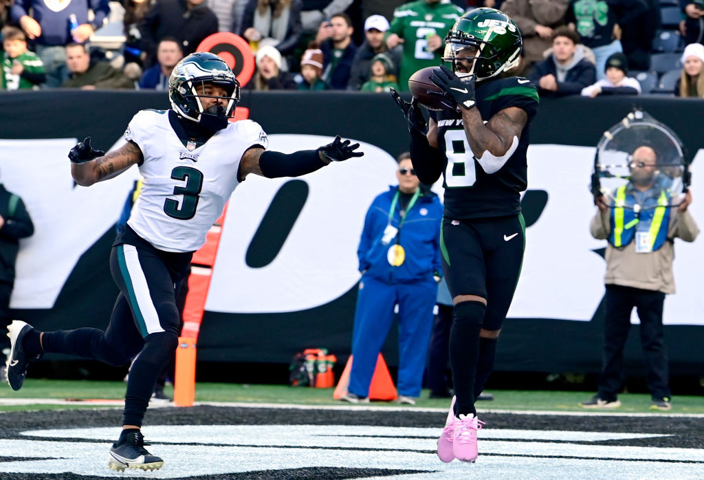 <p><b><i>Eagles 33</i></b><br />
<b><i>Jets 18</i></b></p>
<p>It&#8217;s telling that a 83.9 passer rating for just 18 points against a middle-of-the-road defense represents <a href="https://www.audacy.com/wfan/sports/jets/even-in-defeat-was-eagles-game-zach-wilsons-best-so-far">Zach Wilson&#8217;s best game</a>. Maybe they should have been the ones to trade for Gardner Minshew.</p>

