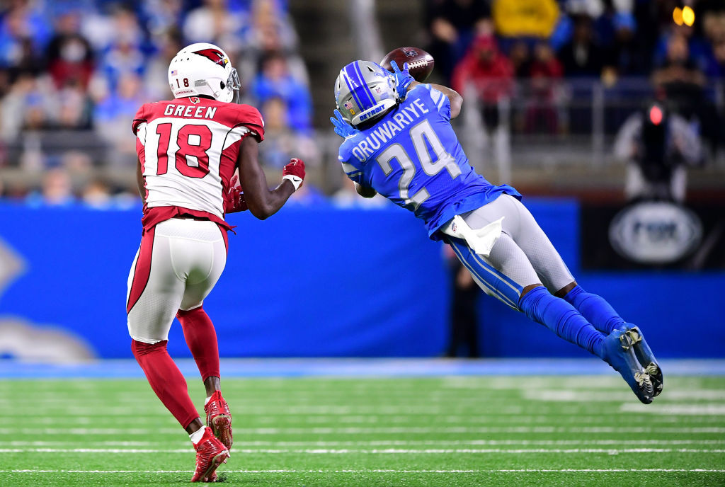 <p><em><strong>Cardinals 12</strong></em><br />
<em><strong>Lions 30</strong></em></p>
<p>This was far and away the upset of the week. Arizona won every road game this season by double digits and could have clinched a playoff berth — but they looked more like the Lions than the Lions. Games like this is why nobody thinks the Cardinals are a serious contender in the NFC despite their record.</p>
<p>Although … the only other two other teams to sport the league&#8217;s best record and suffer a late-season loss to the team with the worst record ended up winning the Super Bowl (1995 Cowboys, 2004 Patriots). The NFL is a crazy place.</p>
