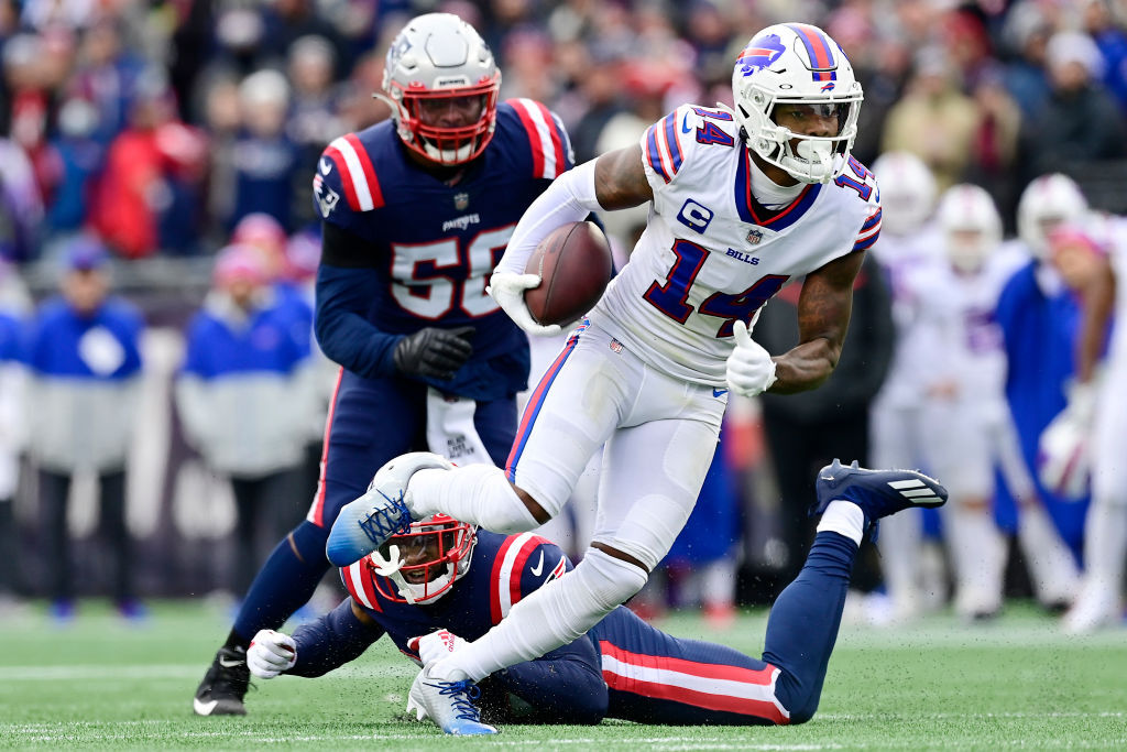 <p><em><strong>Bills 33</strong></em><br />
<em><strong>Patriots 21</strong></em></p>
<p>Buffalo got payback for New England throttling them a couple weeks ago with (basically) the Navy offense, taking over first place in the AFC East by becoming the first team in 25 years to beat the Patriots in their own building by double digits in consecutive trips. I have no idea what to make of the Bills anymore.</p>
