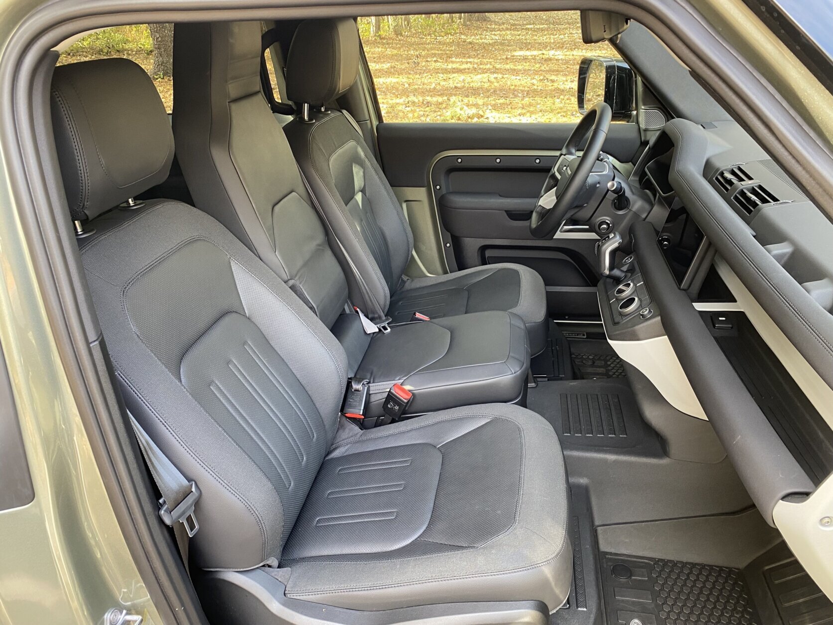 <p>It seats six thanks to a front-center jump seat, though that folding seat is clumsy in both the up and down positions.</p>

