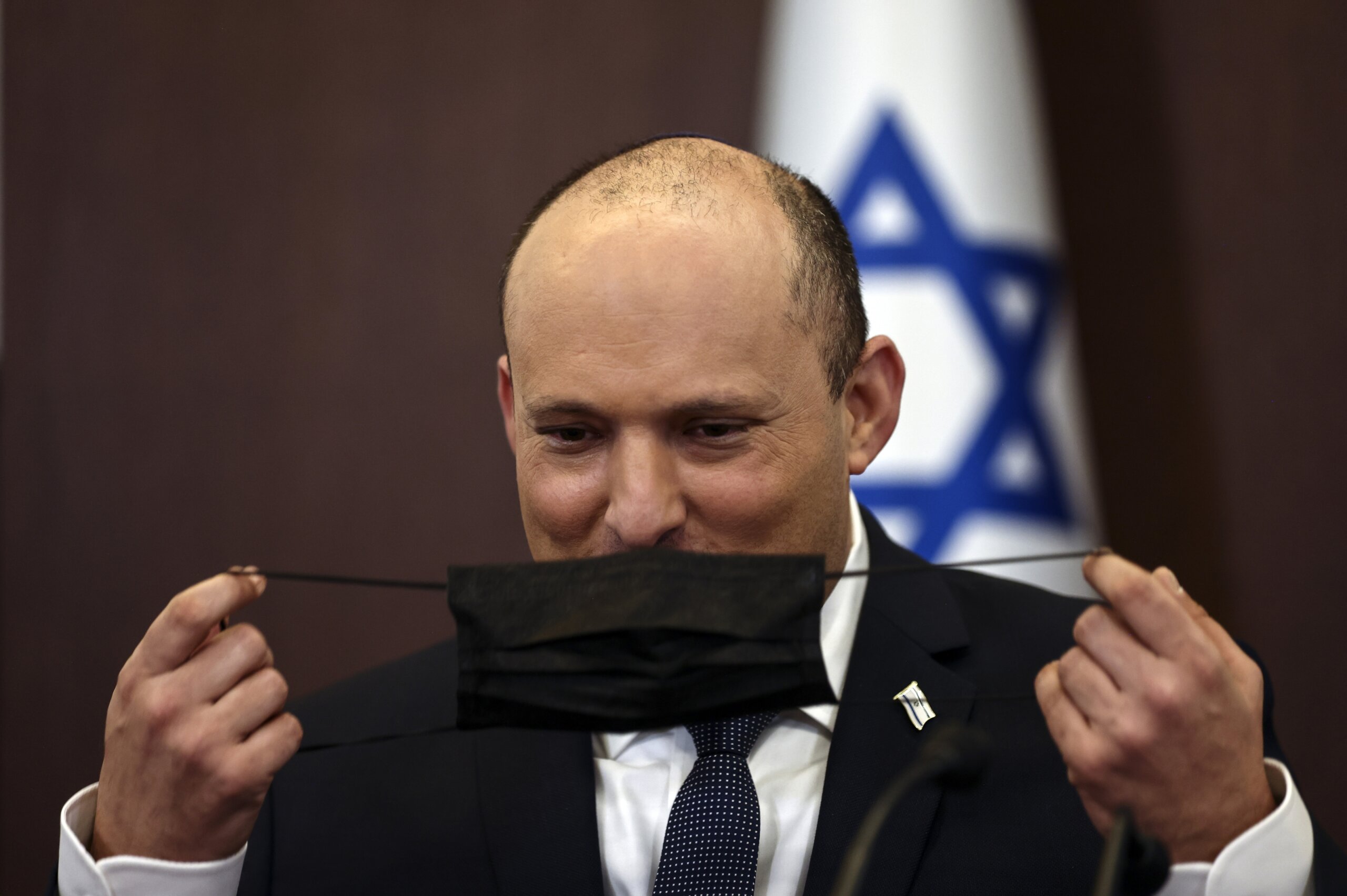 israeli-pm-slammed-for-family-trip-amid-travel-restrictions-wtop-news