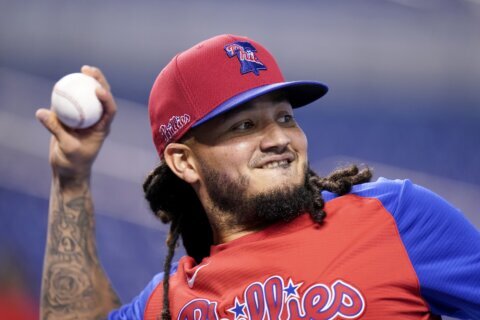 Freddy Galvis signs 2-year deal with Japan’s SoftBank Hawks