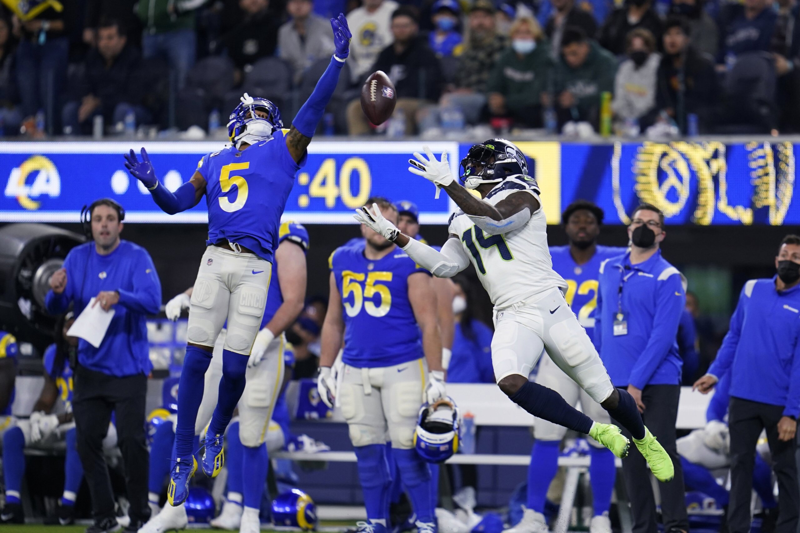 Rams stun Seahawks