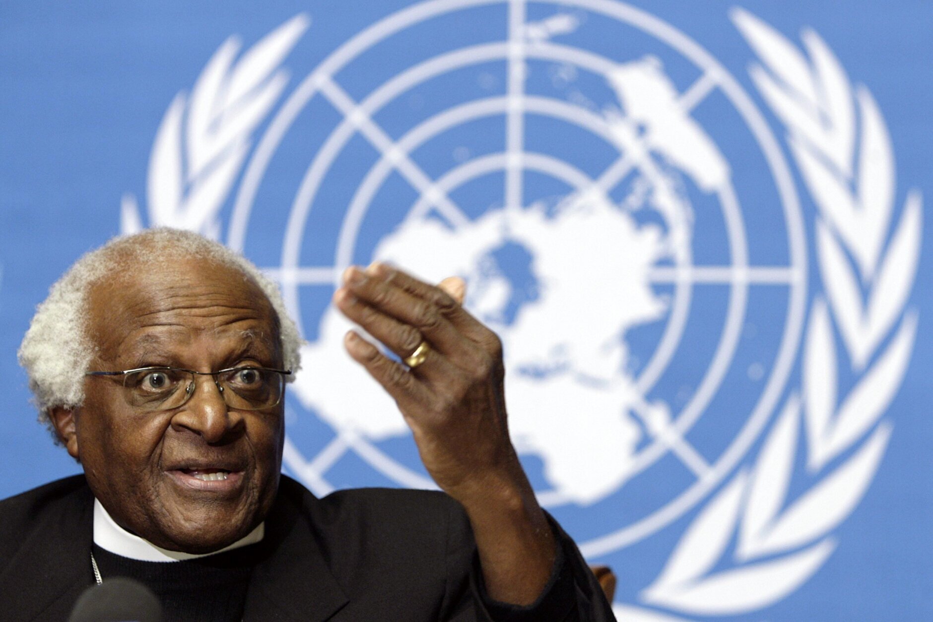 <p>Desmond Tutu speaks during a Geneva press conference in this 2006 file photo.</p>
