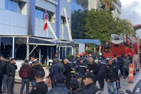 Fire at Tunisian Islamist party HQ leaves 1 dead, 18 injured