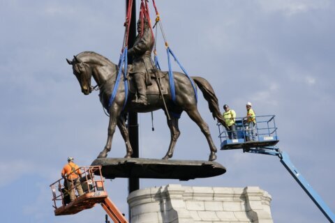 U.S. Supreme Court asked to hear Confederate statue case