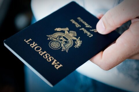 Some US citizens can return to country with expired passports