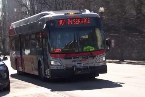 1 in 3 bus riders doesn’t pay required fare, Metro says