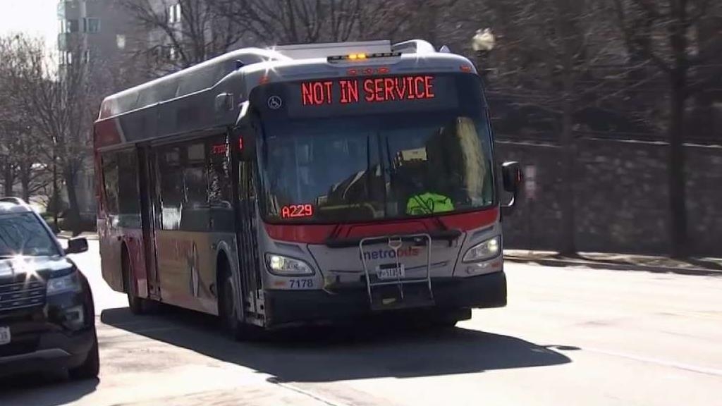 1 in 3 bus riders doesn’t pay required fare, Metro says | WTOP News