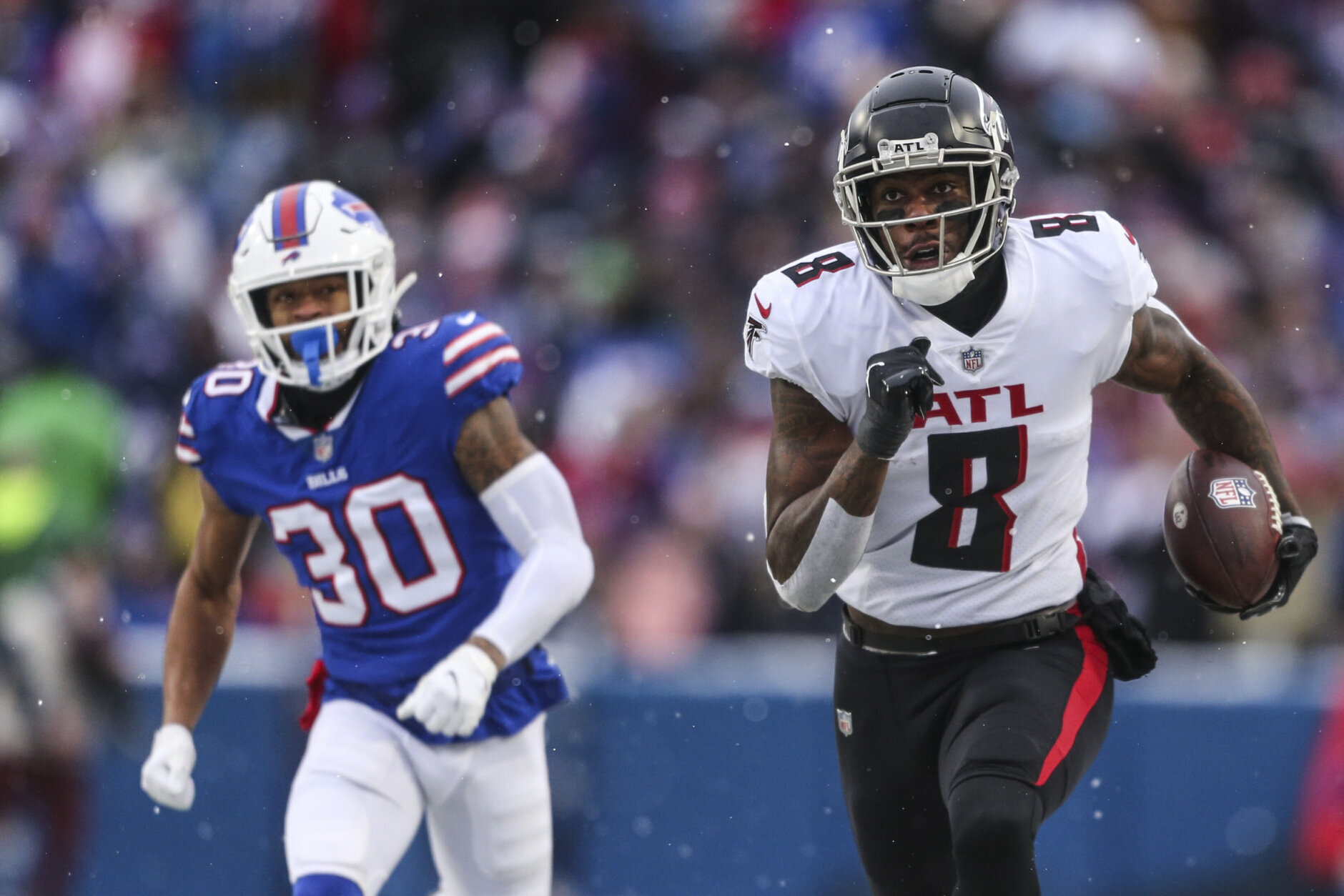 <p><em><strong>Falcons 15</strong></em><br />
<em><strong>Bills 29</strong></em></p>
<p>Regardless of who plays QB in Atlanta, we know who the top target is for the foreseeable future: Kyle Pitts is the second rookie tight end in NFL history — joining Hall of Famer Mike Ditka — to notch 1,000 receiving yards in a season and will only get better in 2022, if healthy.</p>
<p>Buffalo, meanwhile, is a home win over the Jets away from back-to-back AFC East titles. Though the Bills have already clinched a playoff berth, they don&#8217;t deserve one if they can&#8217;t handle Gang Green.</p>
