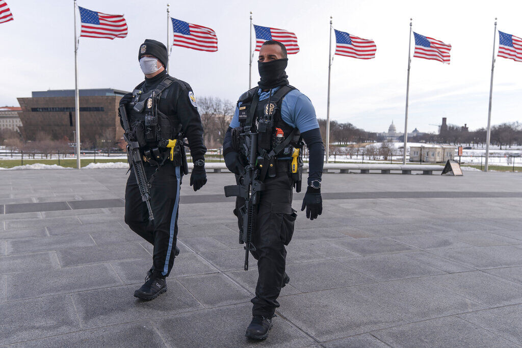 DC mayor, police and fire chiefs praise first responders on Jan. 6 riot ...