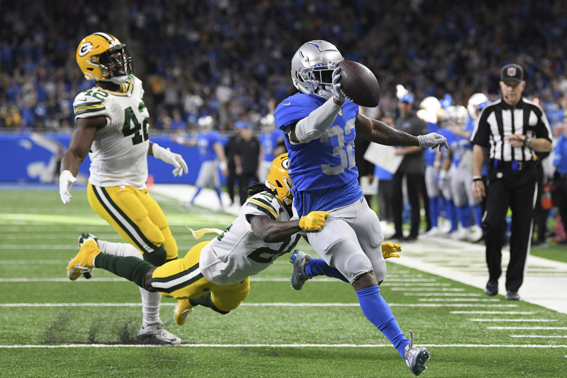 <p><em><strong>Packers 30</strong></em><br />
<em><strong>Lions 37</strong></em></p>
<p>Memo to Aaron Rodgers: Your 38:0 TD-to-INT ratio in division play since 2020 won&#8217;t be easily replicated if you leave the NFC North — especially if you go to Denver in the stacked AFC West. If you really want a late-career Super Bowl, staying in Green Bay is by far your best option.</p>
<p>Detroit will pick second overall in the 2022 NFL draft and they have to hope the Michigan homeboy Aiden Hutchinson is still on the board when they&#8217;re on the clock. I know the Packers sat their starters in the second half Sunday but the Lions aren&#8217;t as far from competitive as their record suggests.</p>
