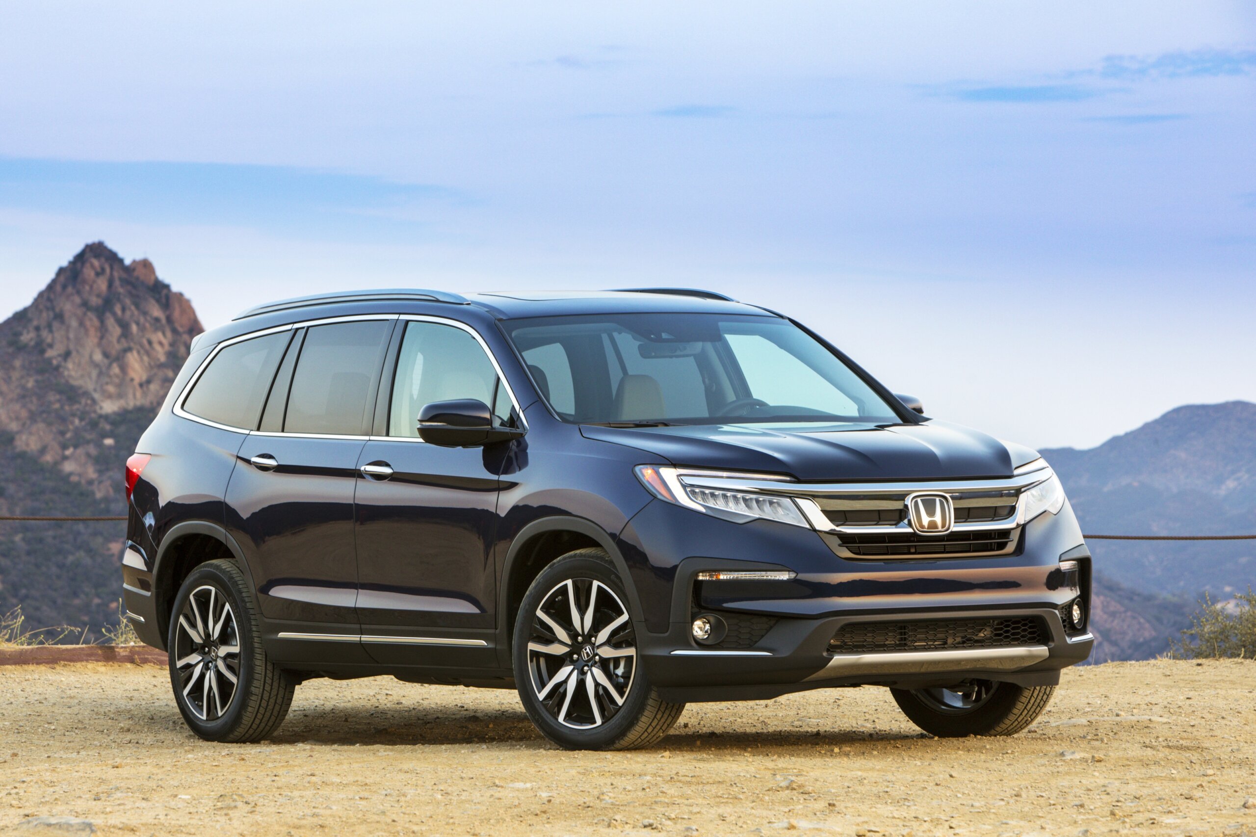 Edmunds 2022 Nissan Pathfinder vs. 2022 Honda Pilot WTOP News