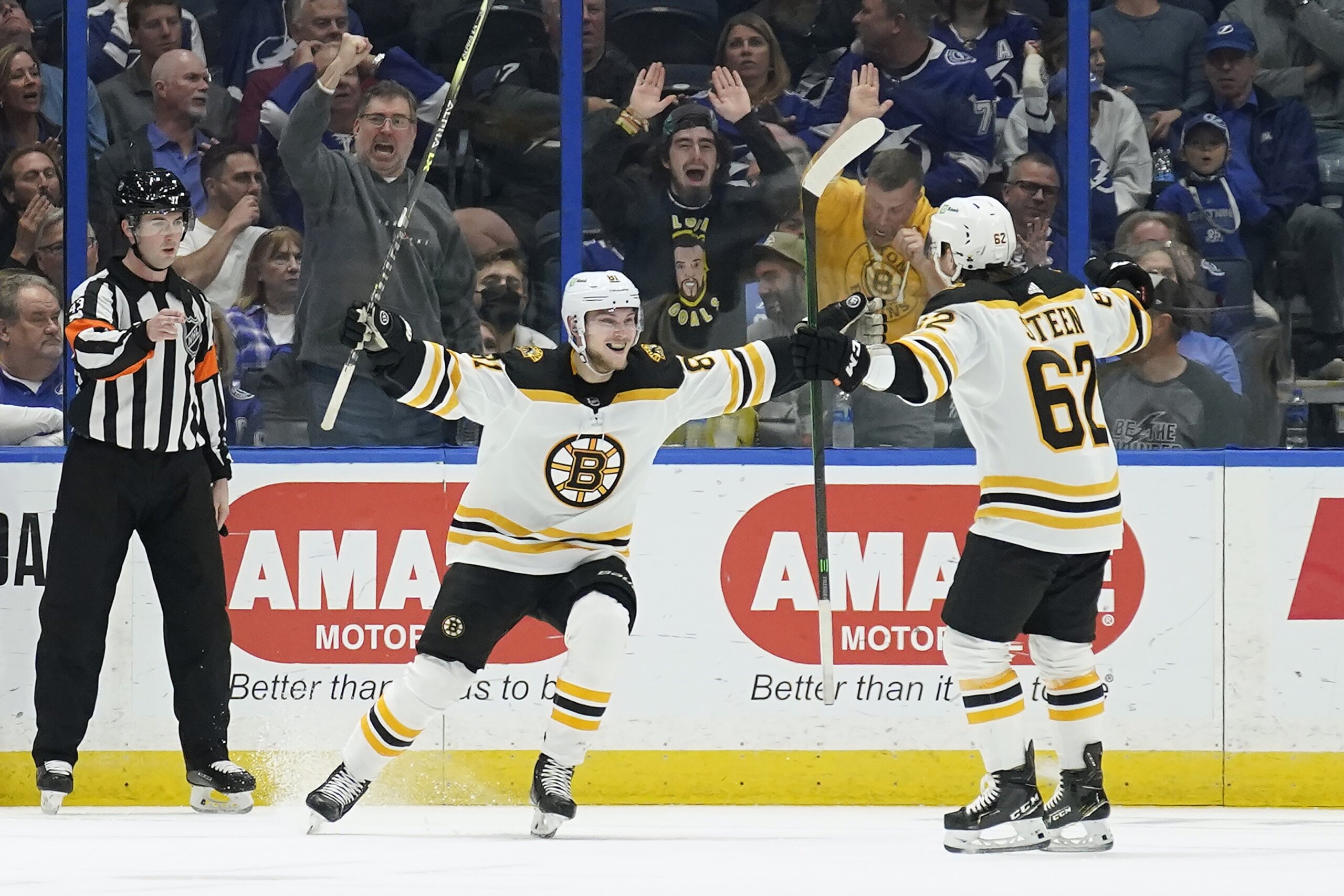 Pastrnak, Marchand each score twice, Bruins beat Lightning WTOP News