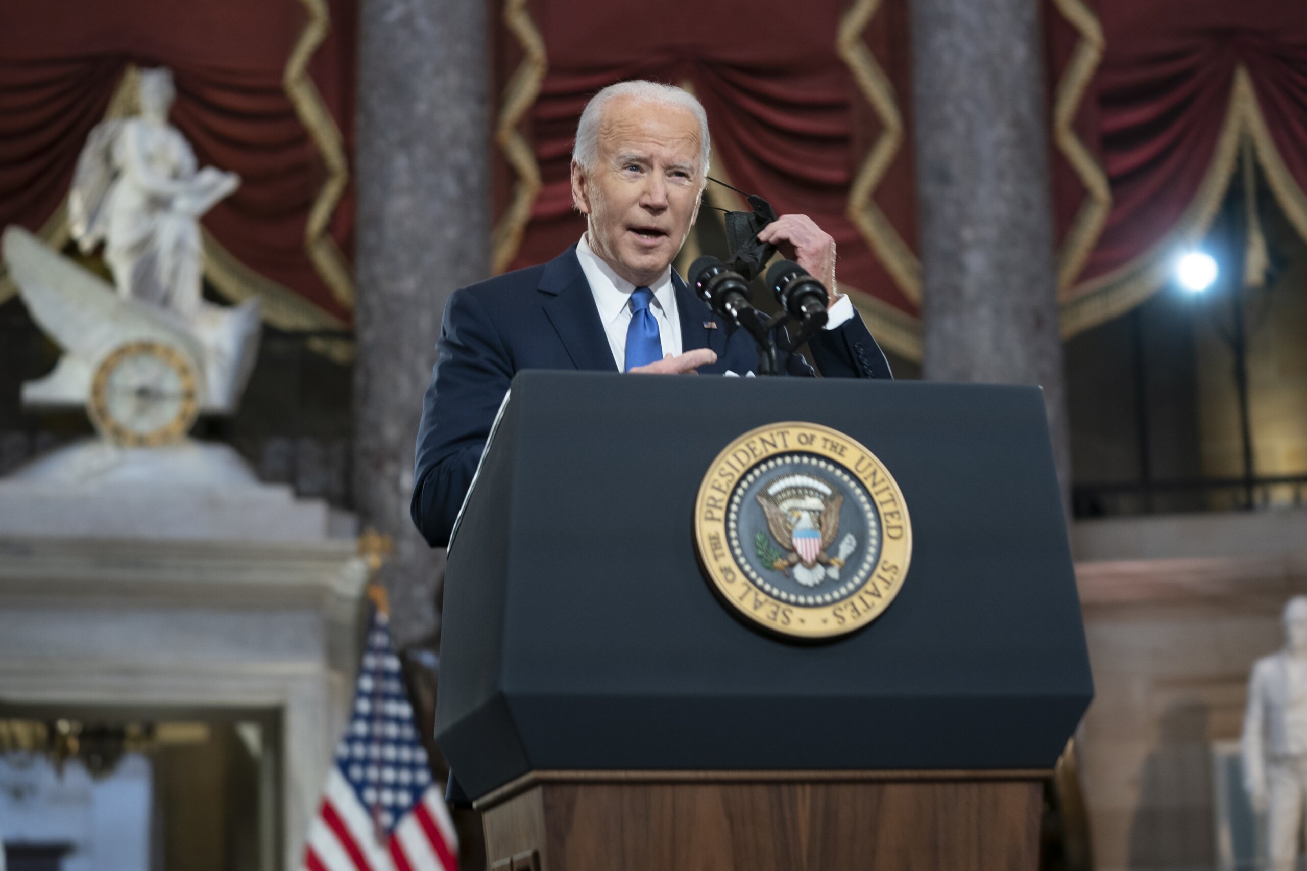 Biden lights the National Christmas Tree, taking his turn to bring holiday  spirit to Washington - WTOP News