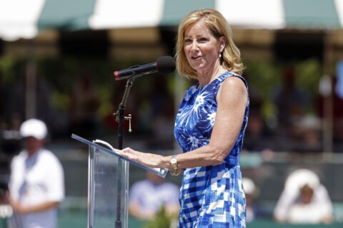 Tennis Hall of Famer Chris Evert says she has ovarian cancer