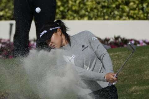 Lydia Ko handles the chill and wind for 2-shot lead on LPGA