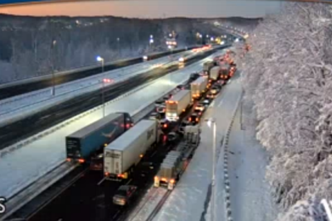 ‘No food and no hope’: Drivers stranded on I-95 in Va. are cold, hungry and asking for help